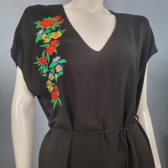 Twist & Tango black loose fit dress with colorful embroidery size small - Picture 11 of 11